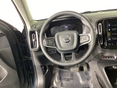 2022 Volvo XC40 Momentum
