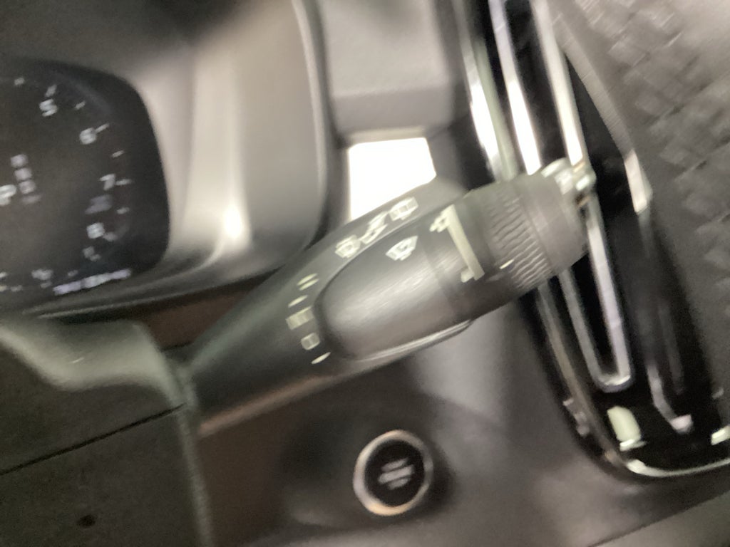 2022 Volvo XC40 Momentum