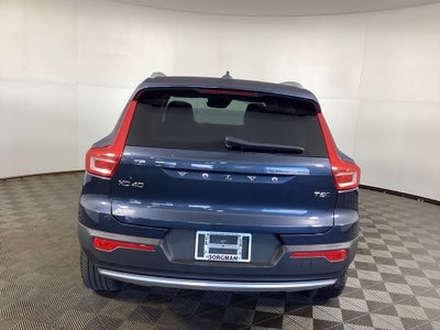 2022 Volvo XC40 Momentum