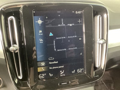 2022 Volvo XC40 Momentum