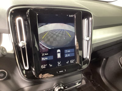 2022 Volvo XC40 Momentum