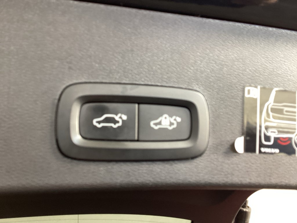 2022 Volvo XC40 Momentum