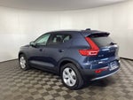 2022 Volvo XC40 Momentum