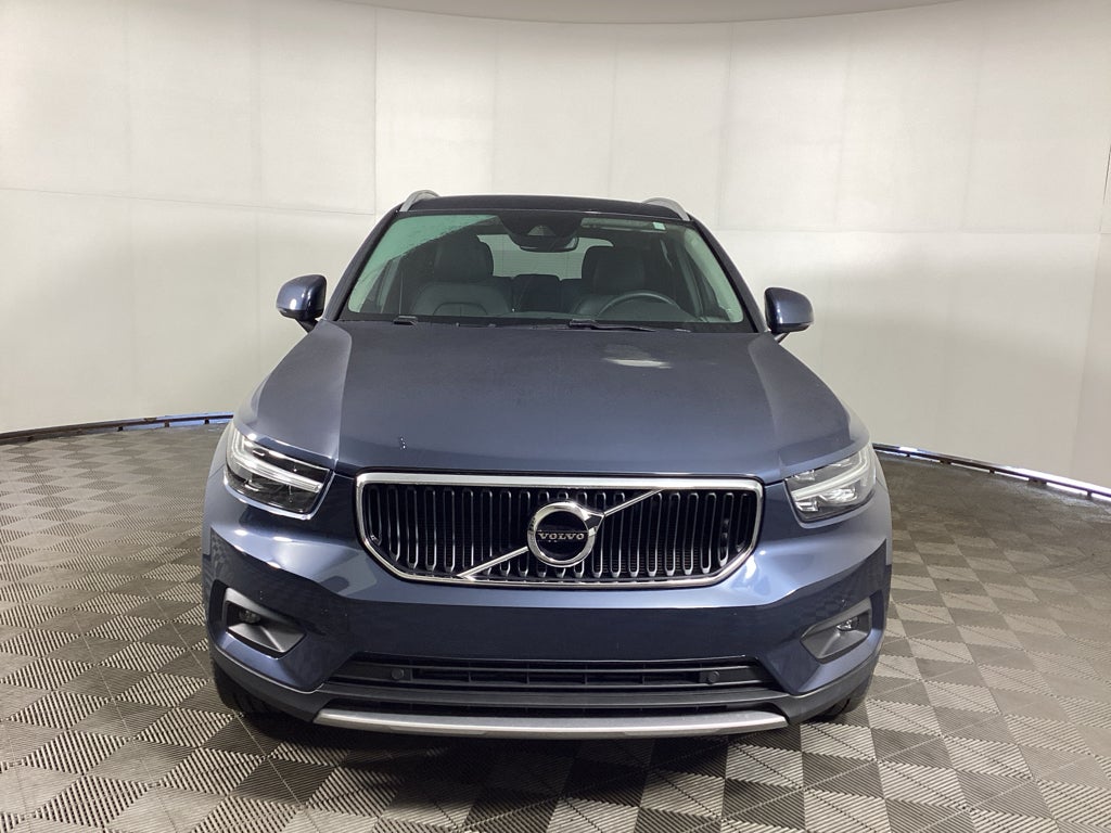 2022 Volvo XC40 Momentum