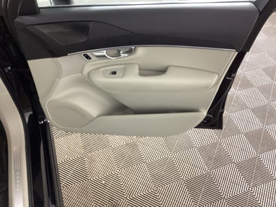 2020 Volvo XC90 Momentum