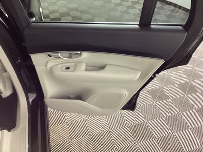 2020 Volvo XC90 Momentum