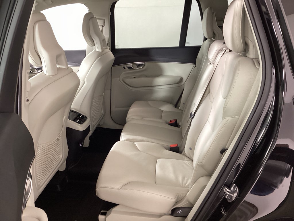 2020 Volvo XC90 Momentum