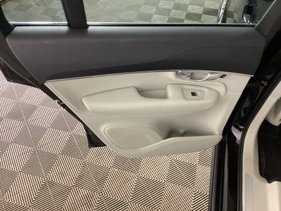2020 Volvo XC90 Momentum