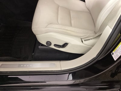 2020 Volvo XC90 Momentum