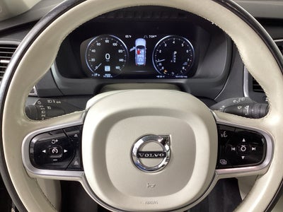 2020 Volvo XC90 Momentum
