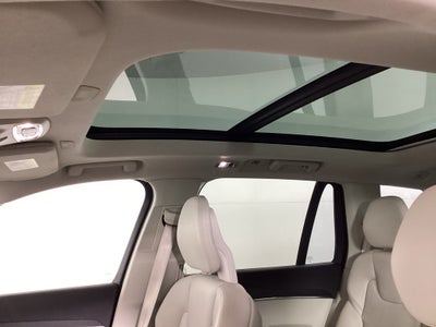 2020 Volvo XC90 Momentum