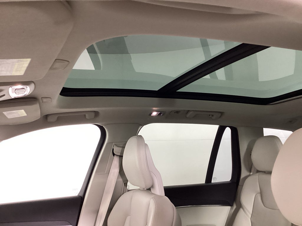 2020 Volvo XC90 Momentum