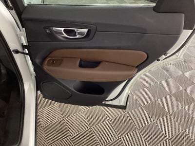2022 Volvo XC60 Momentum