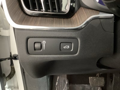 2022 Volvo XC60 Momentum