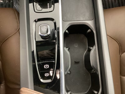 2022 Volvo XC60 Momentum