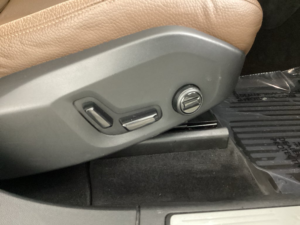 2022 Volvo XC60 Momentum