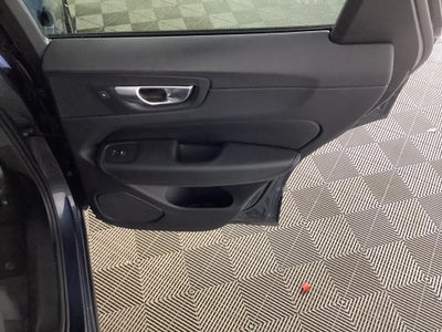 2024 Volvo XC60 Plus Dark Theme