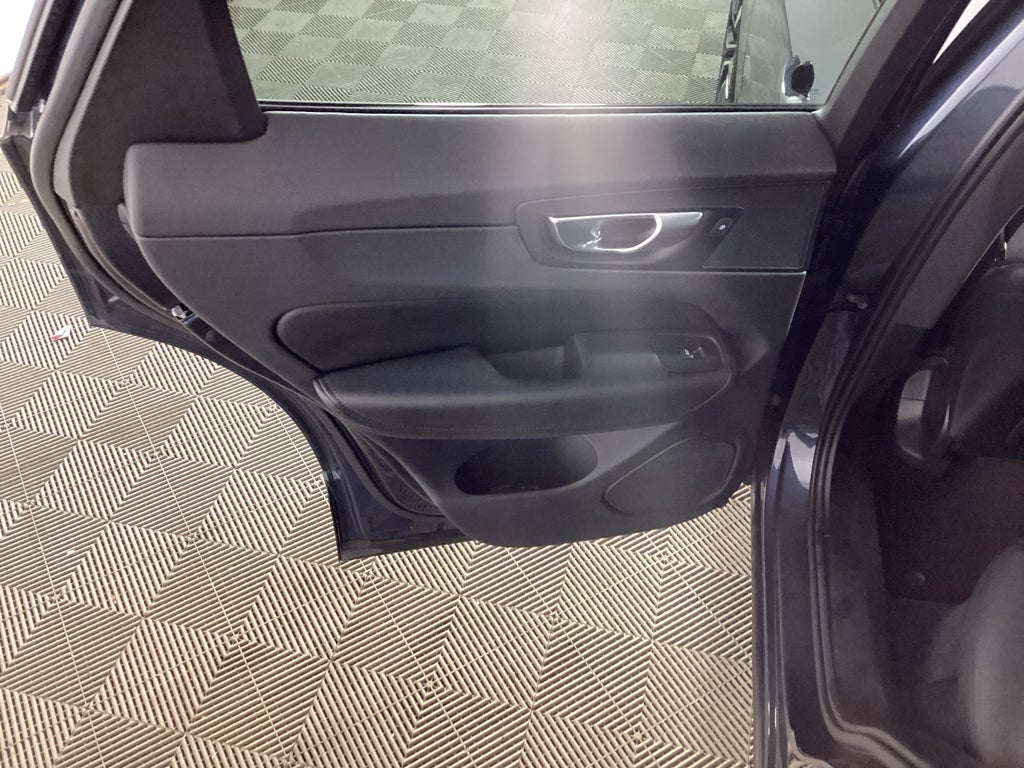 2024 Volvo XC60 Plus Dark Theme