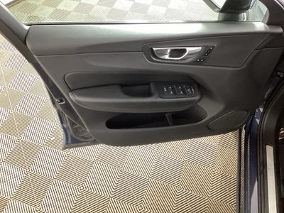 2024 Volvo XC60 Plus Dark Theme