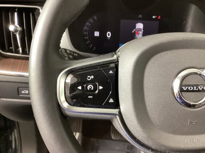 2024 Volvo XC60 Plus Dark Theme