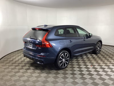 2024 Volvo XC60 Plus Dark Theme