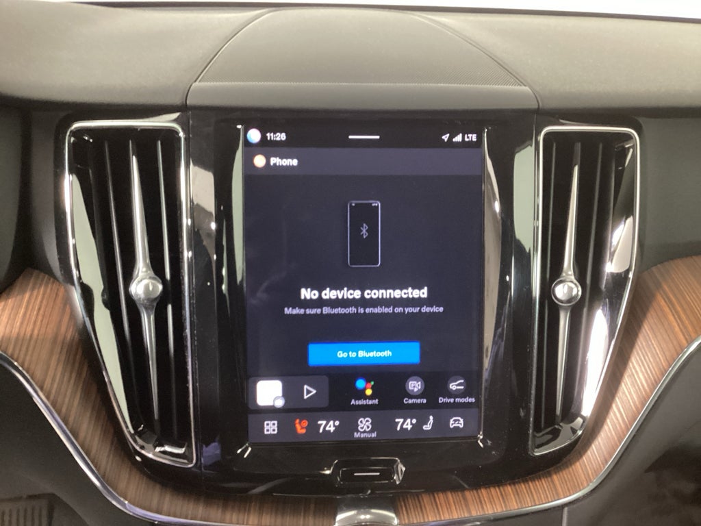 2024 Volvo XC60 Plus Dark Theme