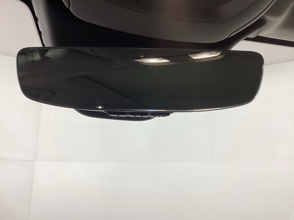 2024 Volvo XC60 Plus Dark Theme