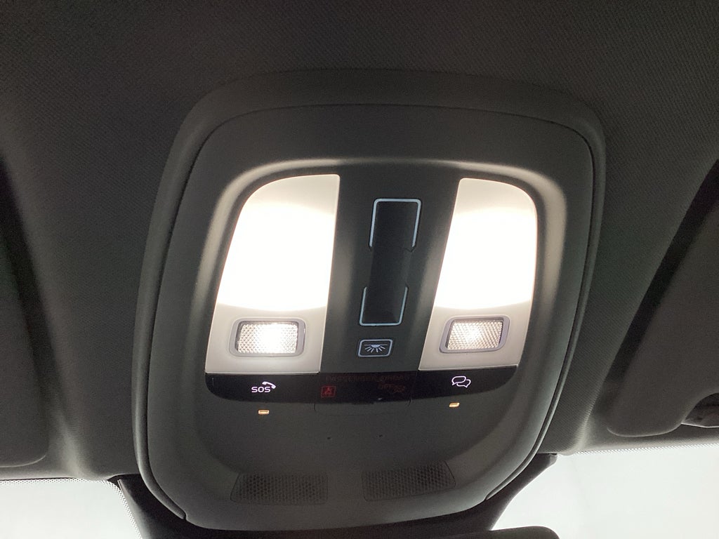 2024 Volvo XC60 Plus Dark Theme