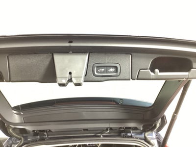 2024 Volvo XC60 Plus Dark Theme