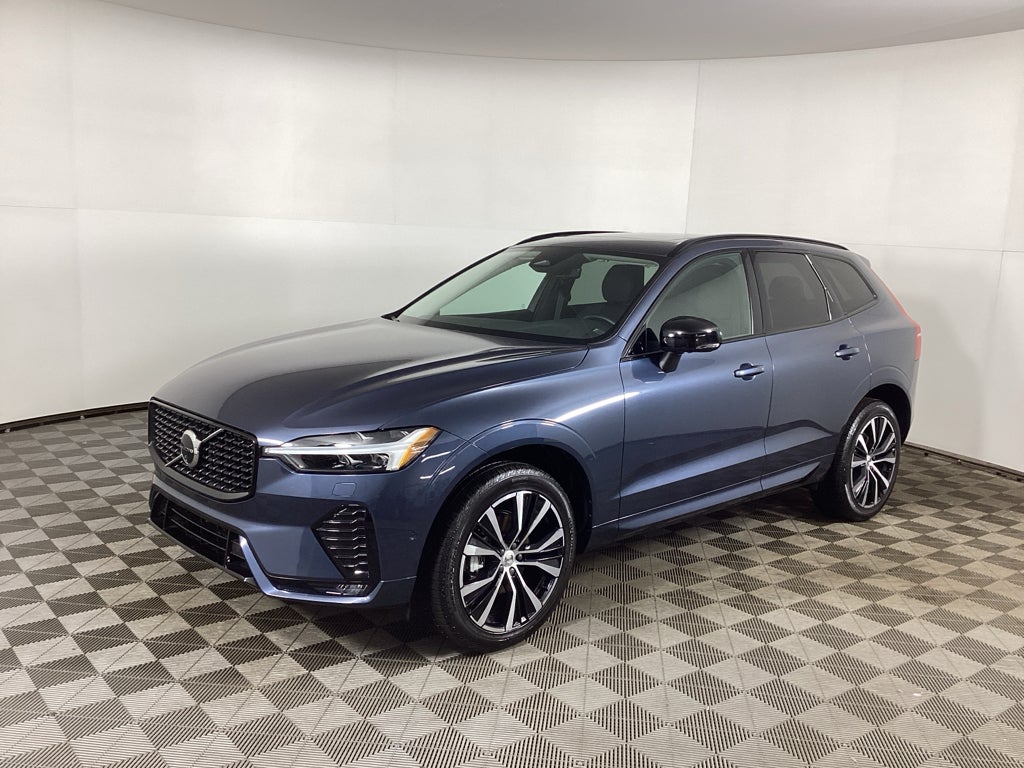2024 Volvo XC60 Plus Dark Theme