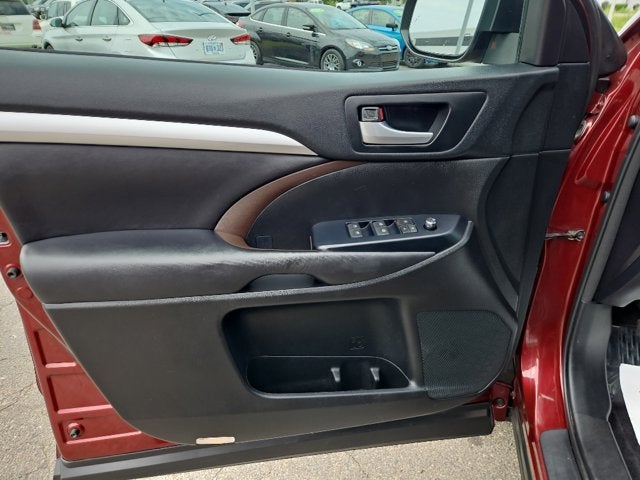 2017 Toyota Highlander Base