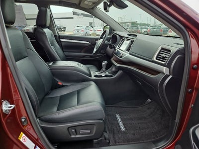 2017 Toyota Highlander Base
