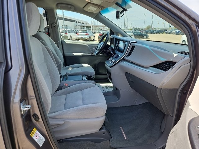 2017 Toyota Sienna Base