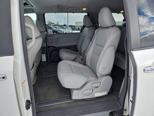 2016 Toyota Sienna Base