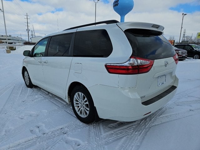 2016 Toyota Sienna Base