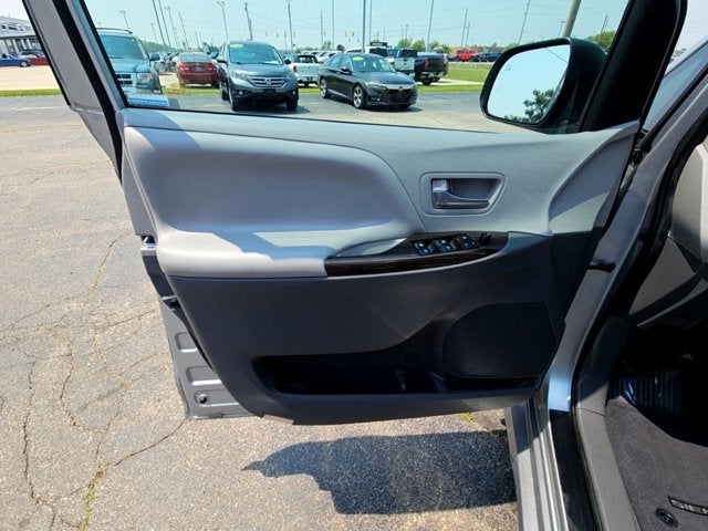 2020 Toyota Sienna Base