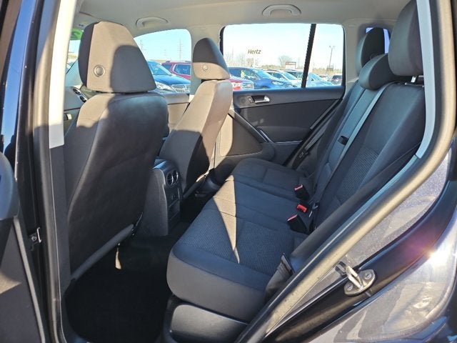 2017 Volkswagen TIGUAN Base