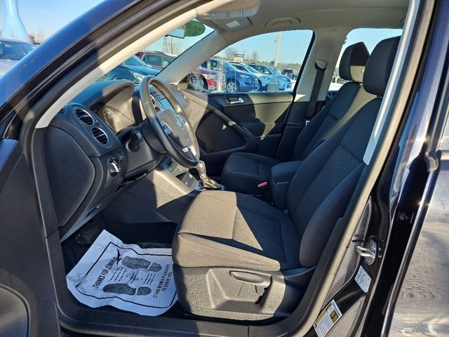 2017 Volkswagen TIGUAN Base