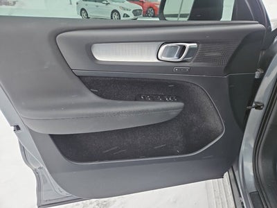 2019 Volvo XC40 Momentum