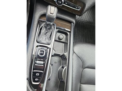 2017 Volvo XC90 Momentum